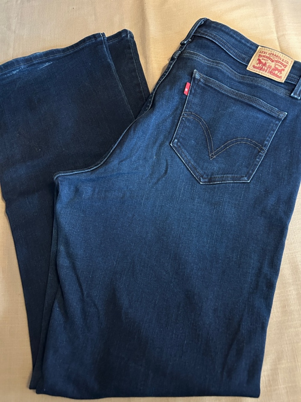 EUC Levi's Indigo Blue Curvy Bootcut Jeans